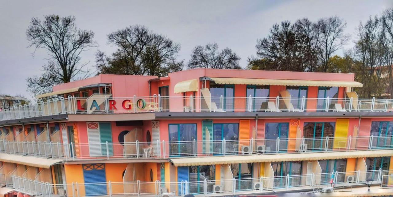 Hotel Largo Beach ซันนีบีช ภายนอก รูปภาพ