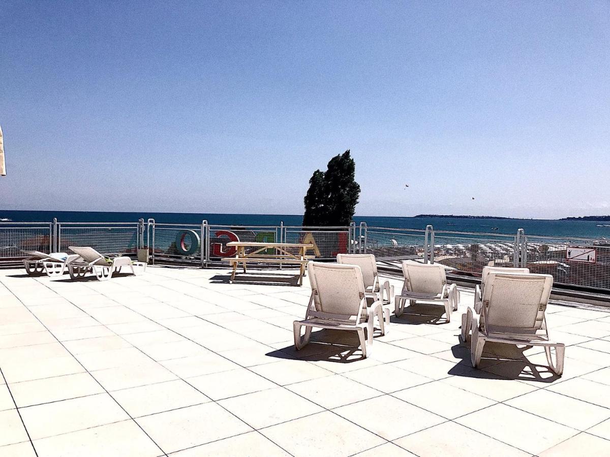 Hotel Largo Beach ซันนีบีช ภายนอก รูปภาพ
