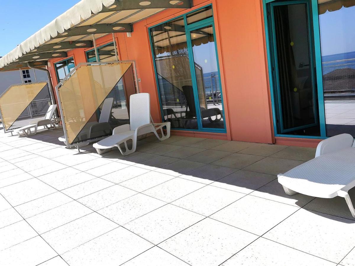 Hotel Largo Beach ซันนีบีช ภายนอก รูปภาพ
